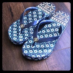 Women’s flip flops